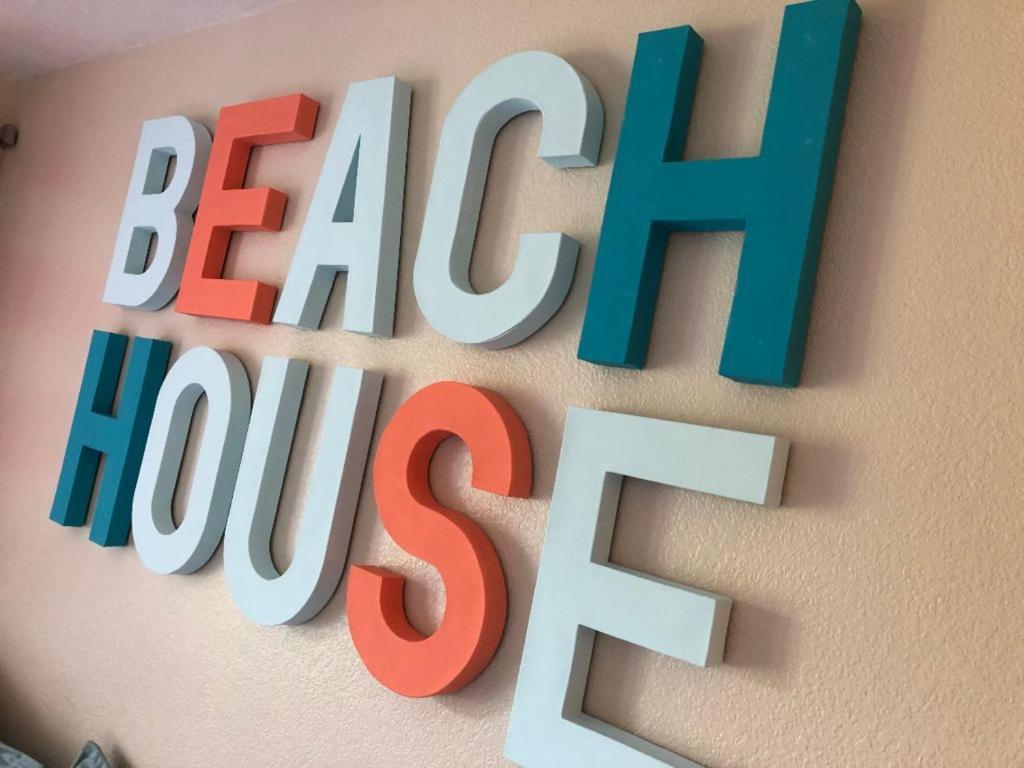 4/2 Home Close To Beach, Centrally Located! Gulfport Eksteriør billede