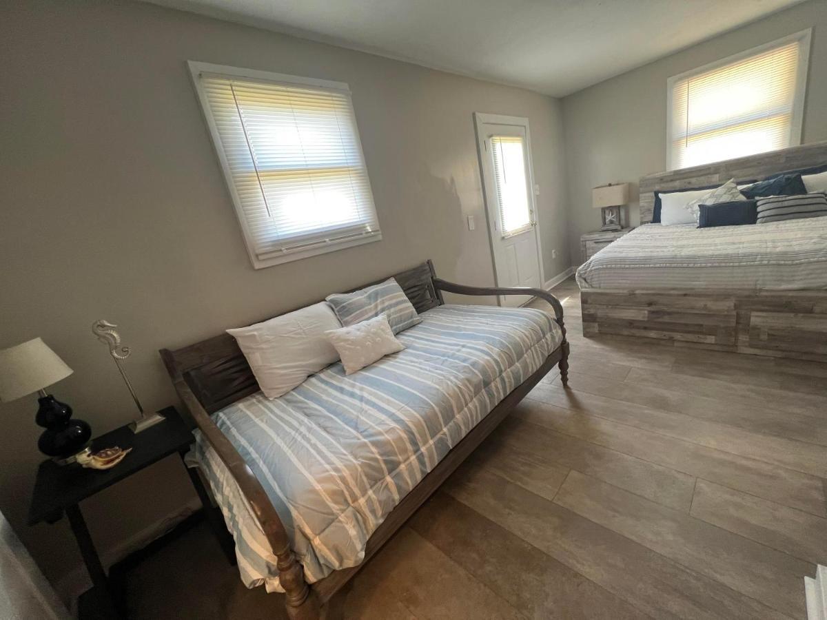 4/2 Home Close To Beach, Centrally Located! Gulfport Eksteriør billede